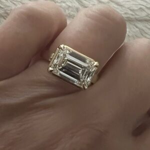 Elegant Gold and Silver Women's Ring